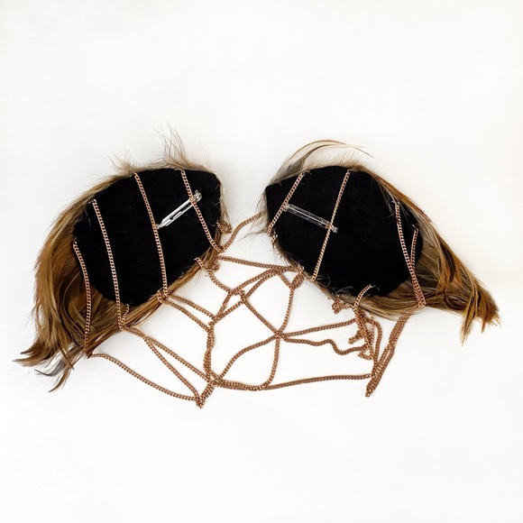 Feather Epaulettes with Chain - Picture 3 of 6